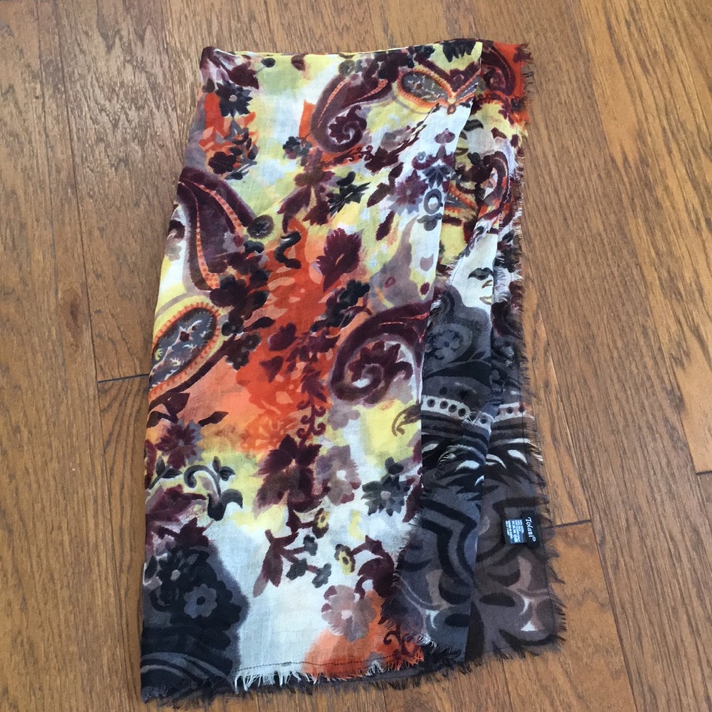 Tolani scarf